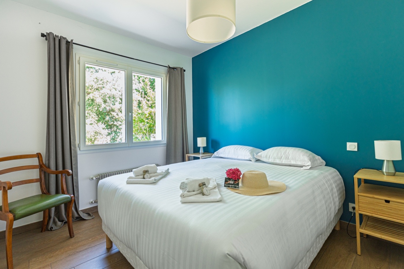 Chambre 2, lit queen-size 160 cm